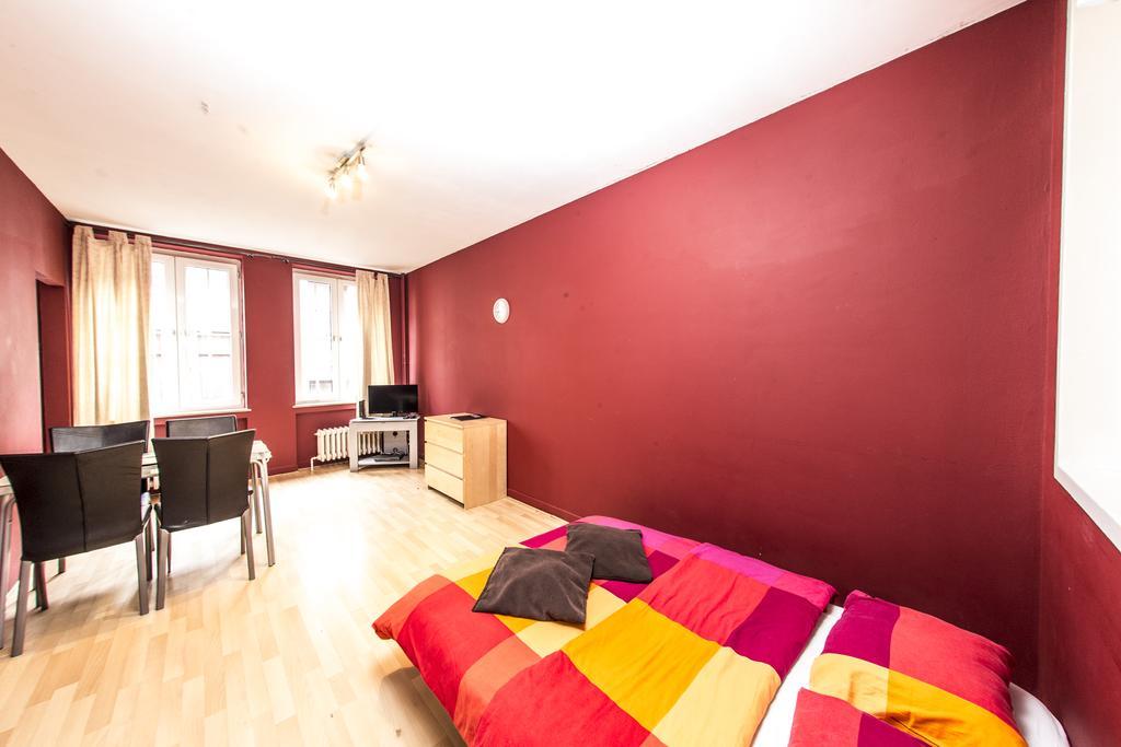 Rentbynight Aparthotel Brüksel Oda fotoğraf